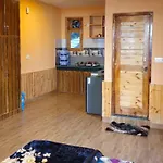 Apple Orchards 3Bhk With Kitchen